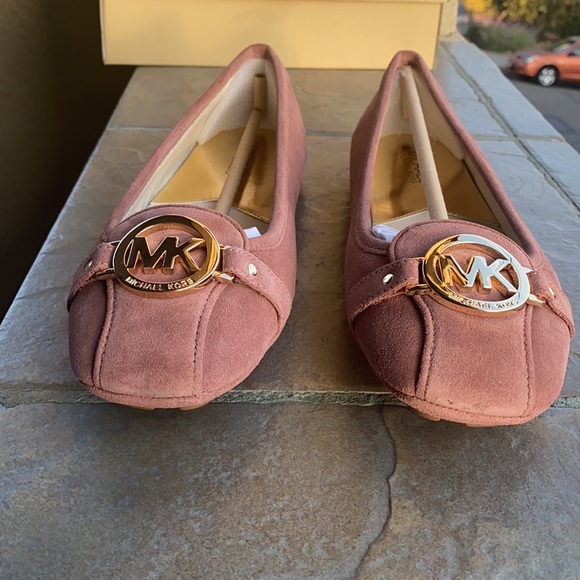 I’m selling size 11 Michael Kors Color dusty rose - Picture 3 of 5